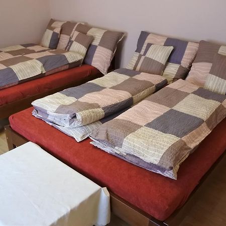 Kisasszony Apartman Eger Exterior foto