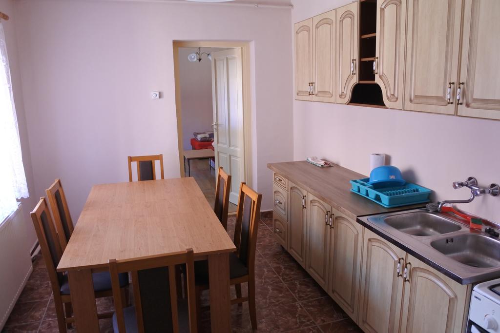 Kisasszony Apartman Eger Exterior foto